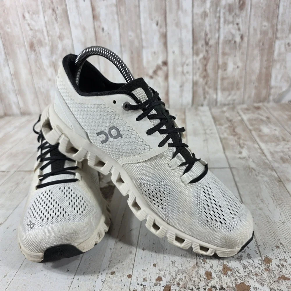 On Cloud X Womens Running Shoes White Black 40.99702 Size 8